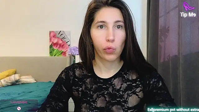 marrycolins online show from June 7, 2026, 1:21 am