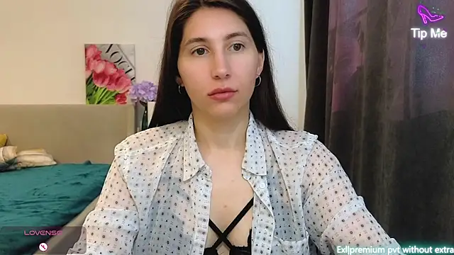 marrycolins online show from June 10, 2026, 2:01 am