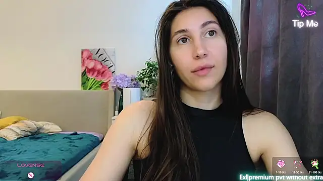 Snapshot of marrycolins chatting on June 19, 2026, 3:00 am marrycolins online show from June 19, 2026, 3:00 am