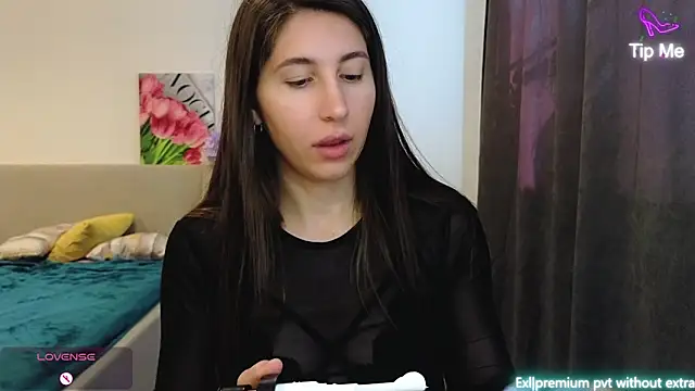 Snapshot of marrycolins chatting on June 20, 2026, 2:36 am marrycolins online show from June 20, 2026, 2:36 am