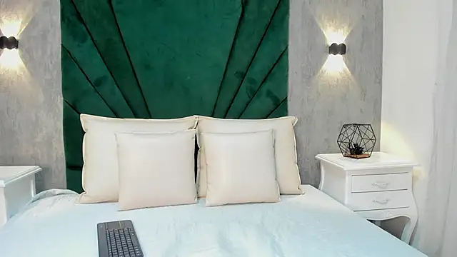 Annie Watson  online show from December 24, 2024, 6:39 pm