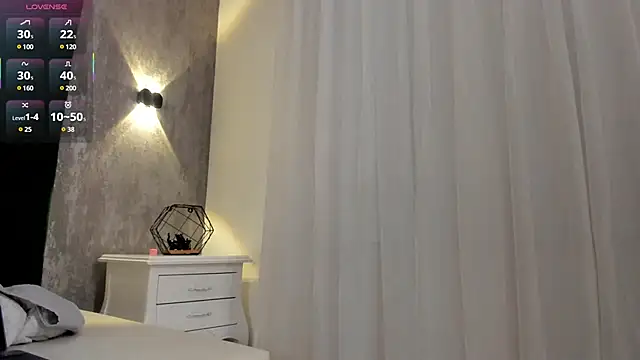 Annie Watson  online show from March 18, 2025, 6:37 pm