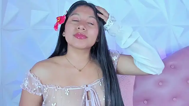 Snapshot of LinnaGardenia chatting on December 5, 2024, 1:28 pm LinnaGardenia online show from December 5, 2024, 1:28 pm