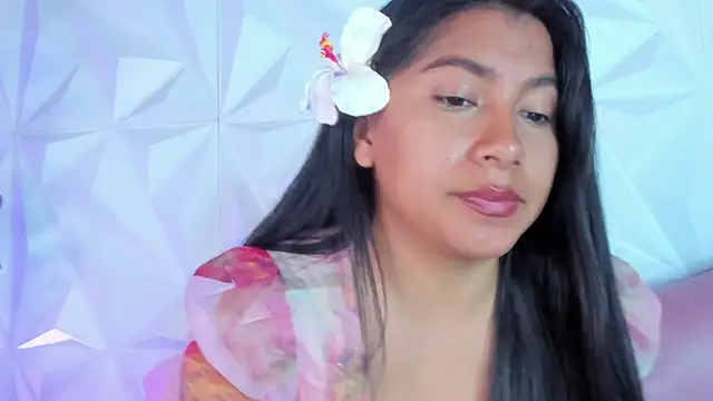 Snapshot of LinnaGardenia chatting on February 6, 2025, 1:21 pm LinnaGardenia online show from February 6, 2025, 1:21 pm