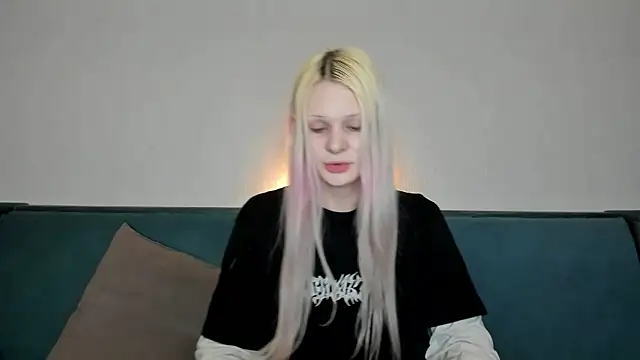 sashakiss99 online show from December 1, 2024, 9:59 pm