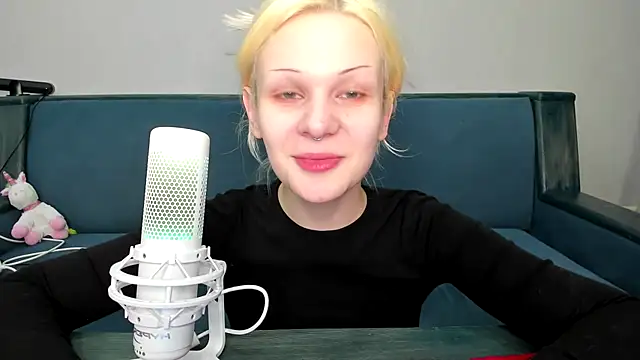 Snapshot of sashakiss99 chatting on February 24, 2025, 8:25 pm sashakiss99 online show from February 24, 2025, 8:25 pm