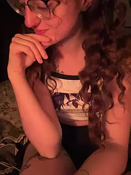 Snapshot of _foxygirl_ chatting on December 7, 2024, 9:55 pm foxygirl online show from December 7, 2024, 9:55 pm