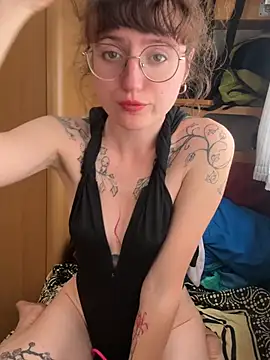  foxygirl  online show from May 4, 2026, 3:08 pm