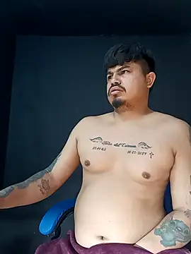 Snapshot of DickMasterfindom chatting on May 11, 2026, 7:25 am DickMasterfindom online show from May 11, 2026, 7:25 am