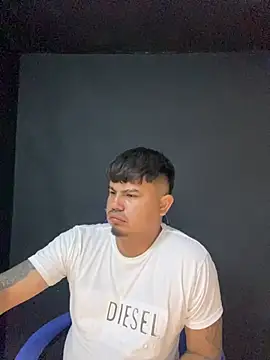 Snapshot of DickMasterfindom chatting on May 18, 2026, 10:10 am DickMasterfindom online show from May 18, 2026, 10:10 am