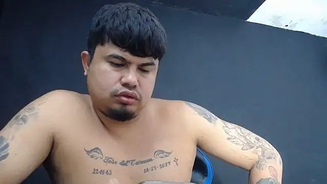 Snapshot of DickMasterfindom chatting on June 18, 2026, 12:55 am DickMasterfindom online show from June 18, 2026, 12:55 am