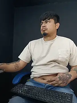 Snapshot of DickMasterfindom chatting on June 18, 2026, 9:14 am DickMasterfindom online show from June 18, 2026, 9:14 am