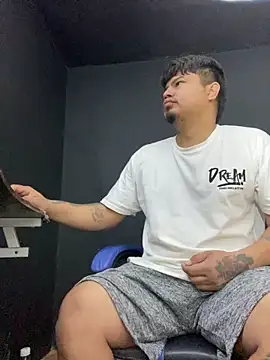 Snapshot of DickMasterfindom chatting on June 19, 2026, 2:27 am DickMasterfindom online show from June 19, 2026, 2:27 am