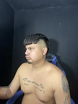 Snapshot of DickMasterfindom chatting on June 25, 2026, 1:05 am DickMasterfindom online show from June 25, 2026, 1:05 am