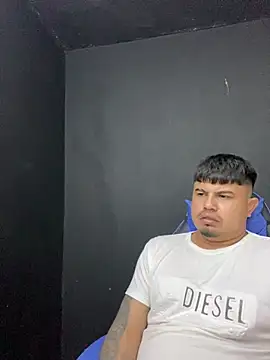 Snapshot of DickMasterfindom chatting on June 25, 2026, 5:12 am DickMasterfindom online show from June 25, 2026, 5:12 am