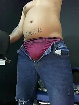 Snapshot of DickMasterfindom chatting on July 5, 2026, 4:19 am DickMasterfindom online show from July 5, 2026, 4:19 am
