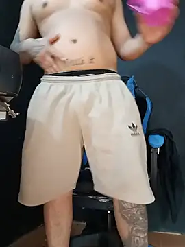 Snapshot of DickMasterfindom chatting on July 12, 2026, 6:32 pm DickMasterfindom online show from July 12, 2026, 6:32 pm