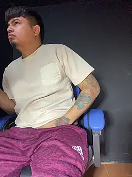 Snapshot of DickMasterfindom chatting on July 18, 2026, 1:54 am DickMasterfindom online show from July 18, 2026, 1:54 am