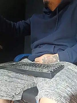 Snapshot of DickMasterfindom chatting on July 31, 2026, 5:18 am DickMasterfindom online show from July 31, 2026, 5:18 am