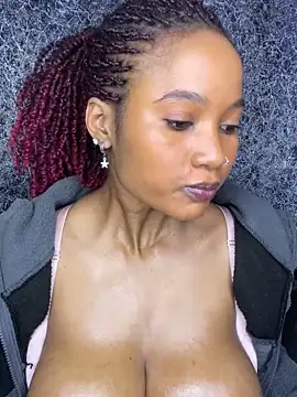 Snapshot of chocogirl01 chatting on September 14, 2025, 4:22 am chocogirl01 online show from September 14, 2025, 4:22 am