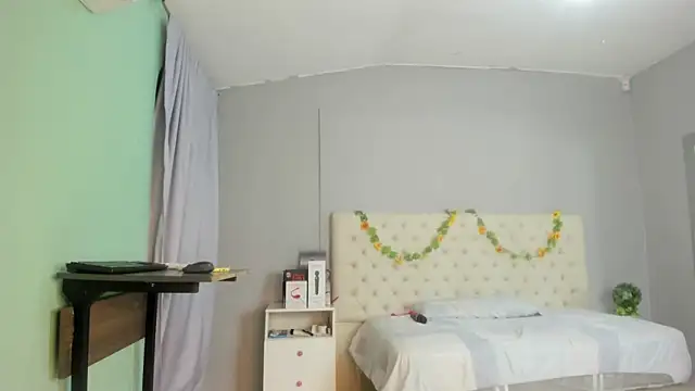 nami sam01 online show from February 12, 2025, 12:33 pm