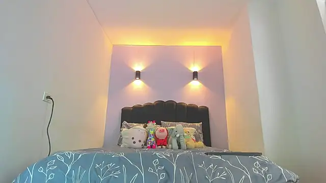 Snapshot of Sofia_Clauss_ chatting on October 31, 2025, 3:57 pm Sofia Clauss online show from October 31, 2025, 3:57 pm