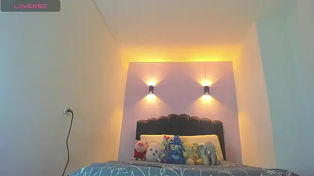 Sofia Clauss  online show from December 21, 2025, 3:13 am