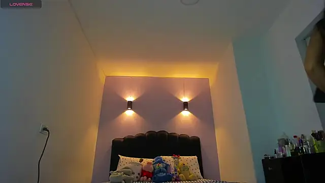 Sofia Clauss  online show from February 11, 2026, 5:12 am