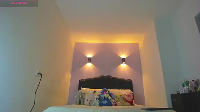 Sofia Clauss  online show from March 6, 2026, 4:42 am