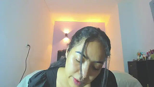 Sofia Clauss  online show from April 30, 2026, 5:25 am