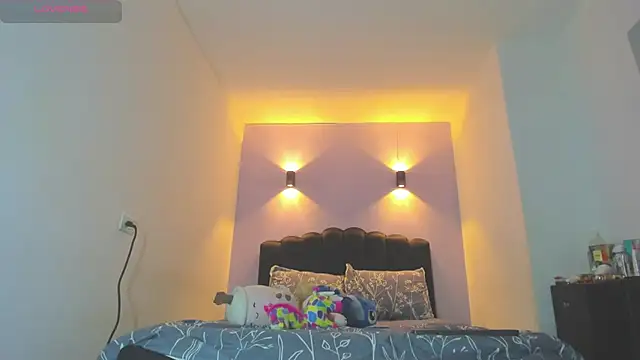 Snapshot of Sofia_Clauss_ chatting on May 19, 2026, 4:19 am Sofia Clauss online show from May 19, 2026, 4:19 am