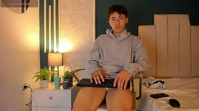 Snapshot of AlessandroDybala chatting on January 31, 2025, 3:33 pm AlessandroDybala online show from January 31, 2025, 3:33 pm