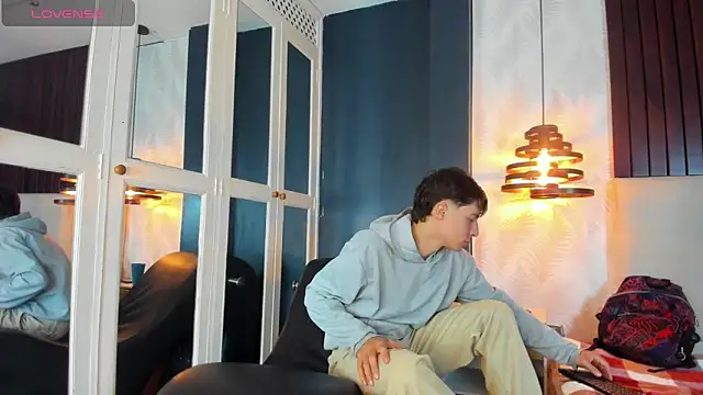 Snapshot of AlessandroDybala chatting on February 23, 2025, 12:16 pm AlessandroDybala online show from February 23, 2025, 12:16 pm