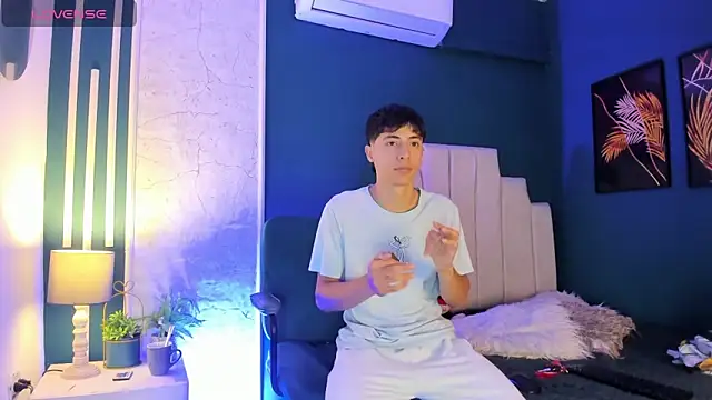 Snapshot of AlessandroDybala chatting on March 5, 2025, 11:38 am AlessandroDybala online show from March 5, 2025, 11:38 am