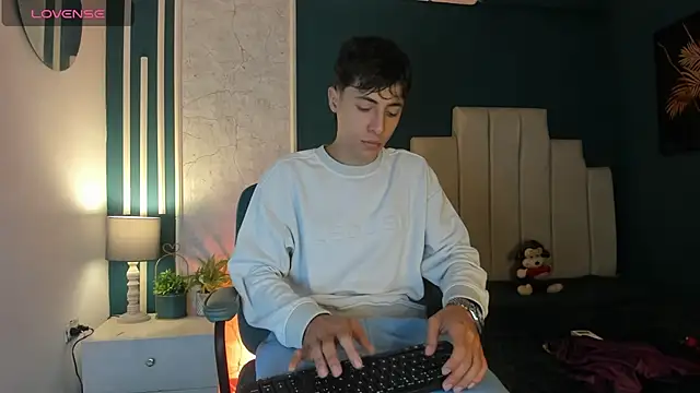 Snapshot of AlessandroDybala chatting on March 6, 2025, 11:36 am AlessandroDybala online show from March 6, 2025, 11:36 am