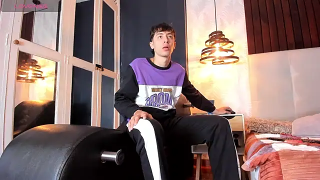 Snapshot of AlessandroDybala chatting on March 9, 2025, 11:47 am AlessandroDybala online show from March 9, 2025, 11:47 am