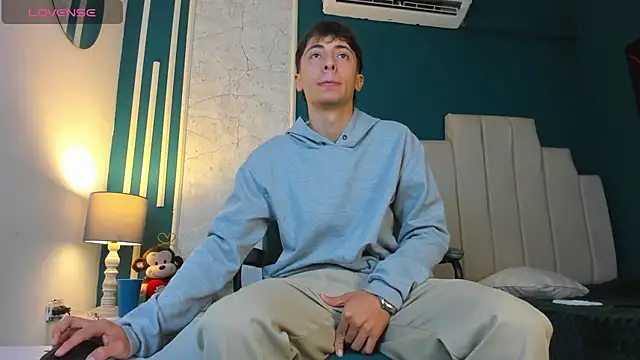 Snapshot of AlessandroDybala chatting on March 18, 2025, 12:03 pm AlessandroDybala online show from March 18, 2025, 12:03 pm