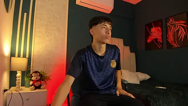 Snapshot of AlessandroDybala chatting on March 20, 2025, 12:00 pm AlessandroDybala online show from March 20, 2025, 12:00 pm