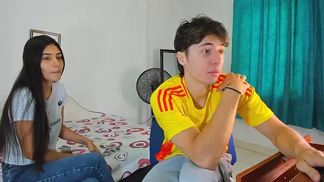Snapshot of AlessandroDybala chatting on August 8, 2026, 12:40 pm AlessandroDybala online show from August 8, 2026, 12:40 pm
