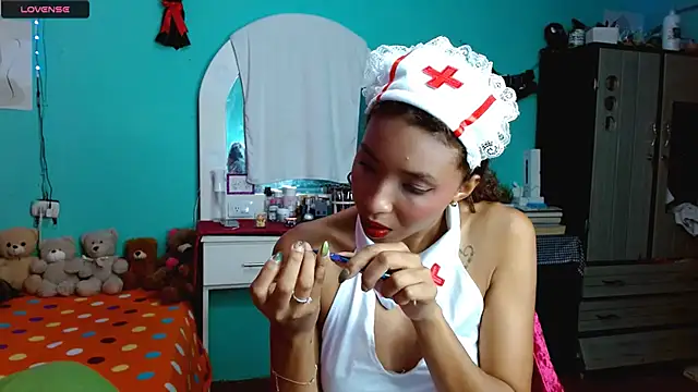 sensitive brunette online show from December 3, 2025, 12:29 am