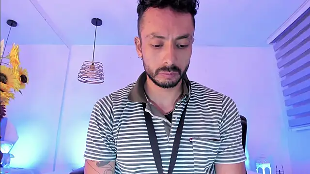 Snapshot of Tom_cooper_ chatting on October 3, 2025, 12:13 pm Tom cooper online show from October 3, 2025, 12:13 pm