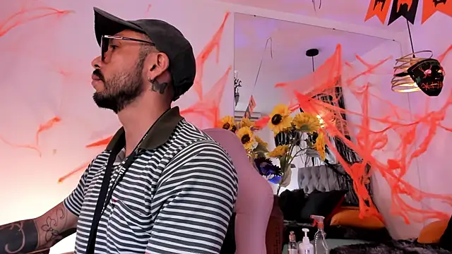 Snapshot of Tom_cooper_ chatting on October 27, 2025, 12:42 pm Tom cooper online show from October 27, 2025, 12:42 pm