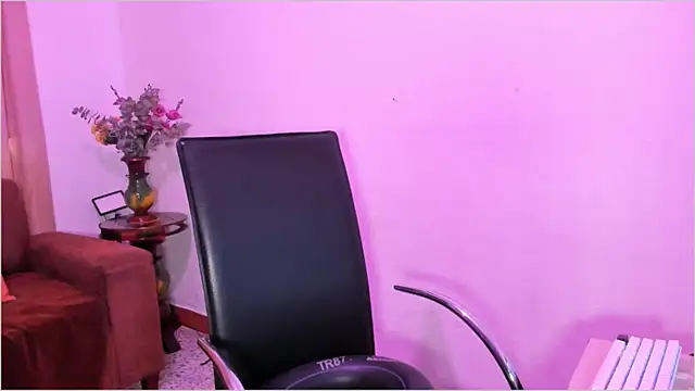 Lauren A online show from October 27, 2025, 7:40 pm