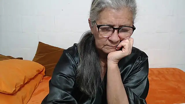 candy mature  online show from January 8, 2026, 10:17 am