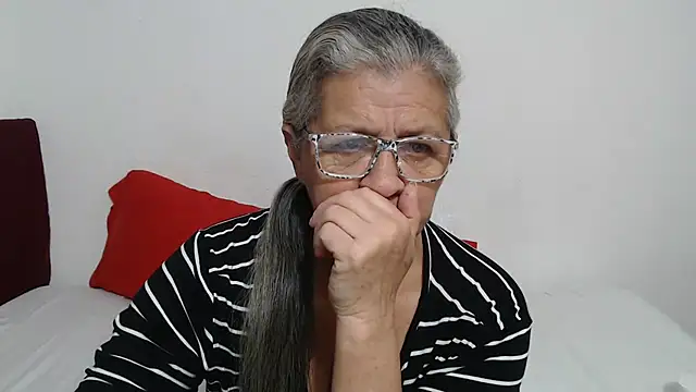 Snapshot of candy_mature_ chatting on May 14, 2026, 11:28 am candy mature online show from May 14, 2026, 11:28 am