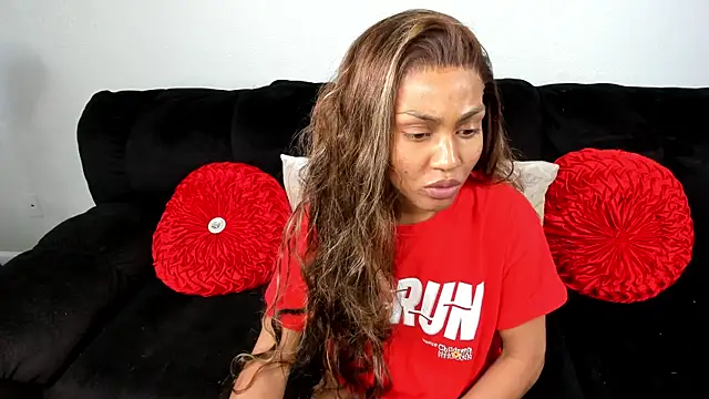 yiauana online show from February 28, 2025, 9:12 pm