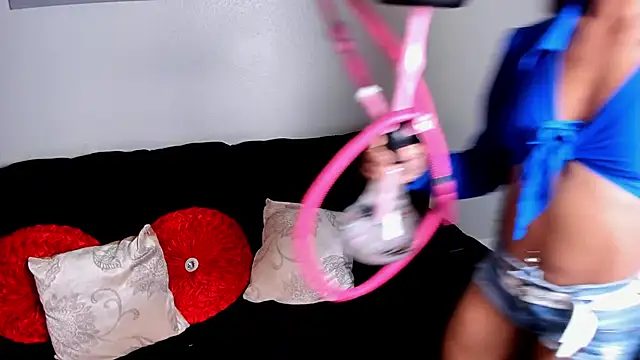 yiauana online show from March 23, 2025, 3:10 am