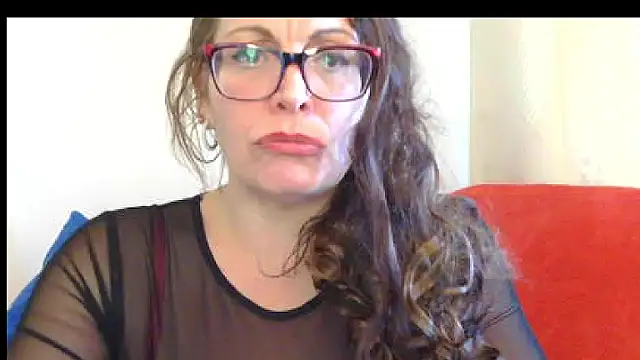 Snapshot of HeyyImHarlowe chatting on December 14, 2024, 3:04 pm HeyyImHarlowe online show from December 14, 2024, 3:04 pm