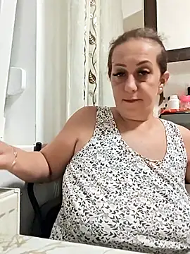 AvaLloyd online show from September 22, 2025, 1:18 am