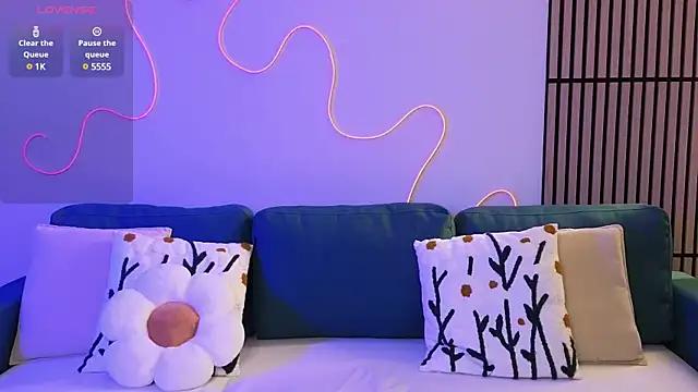 Snapshot of Ester_Hill chatting on February 27, 2025, 9:25 pm Ester Hill online show from February 27, 2025, 9:25 pm